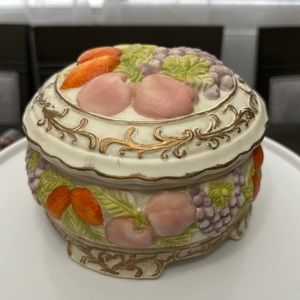 Vintage classics Florentine fruit covered candy dish